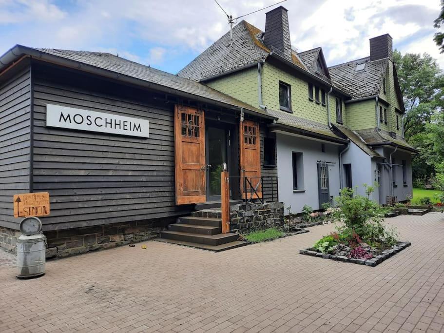Lokschuppen Im Alten Bahnhof Industrial Style Moschheim Luaran gambar